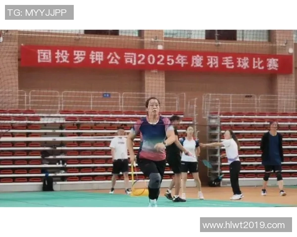 成都羽毛球队精英赛精彩配合点评展现团队默契与实力